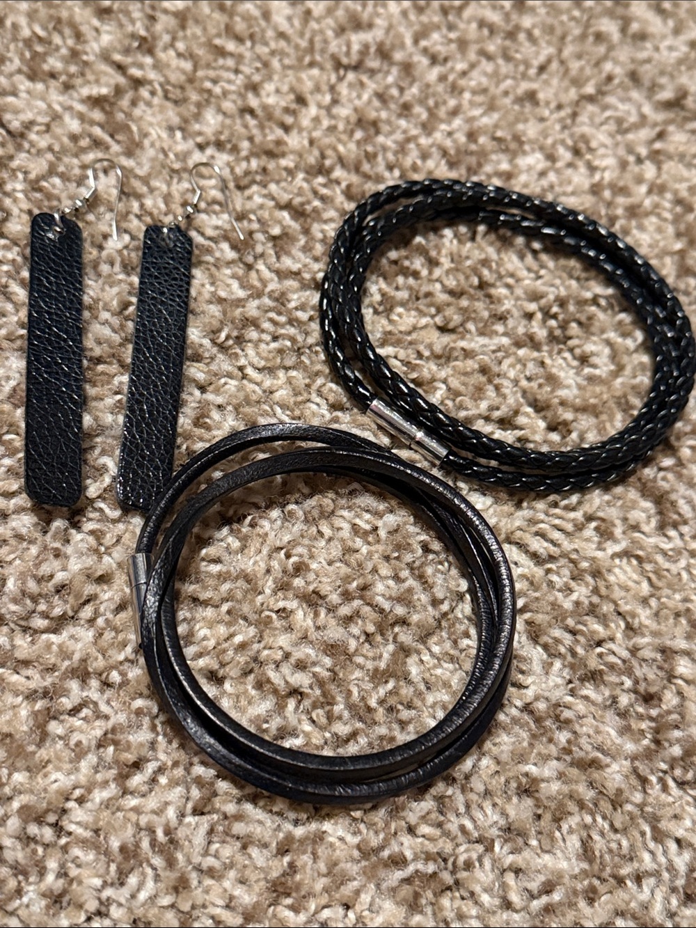 Set of black faux leather earrings & 2 bracelets